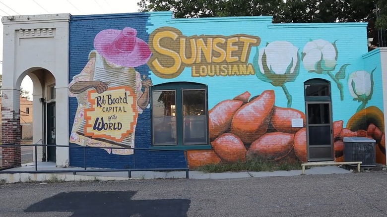 Rub Board mural in Sunset, Louisiana