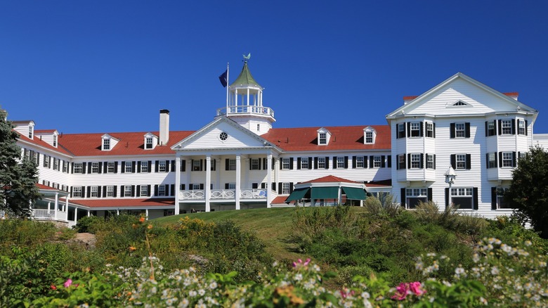 Colony Hotel and garden grounds in Kennebunkport, Maine