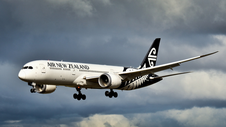 An Air New Zealand Boeing 787-9 V5 aircraft prepares to land