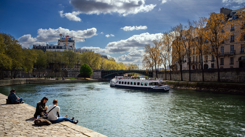 View of the banks of the Seine in the center of Paris
