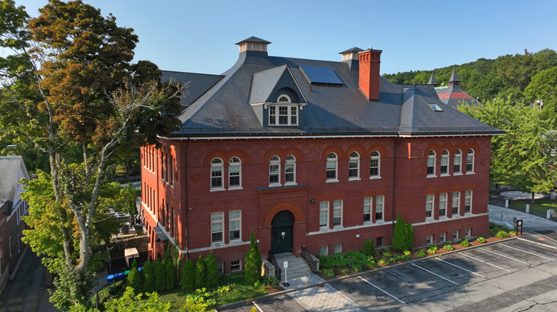 The handsome Belmont Gallery of Art