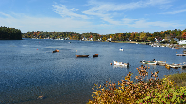 boats on the merrimack river