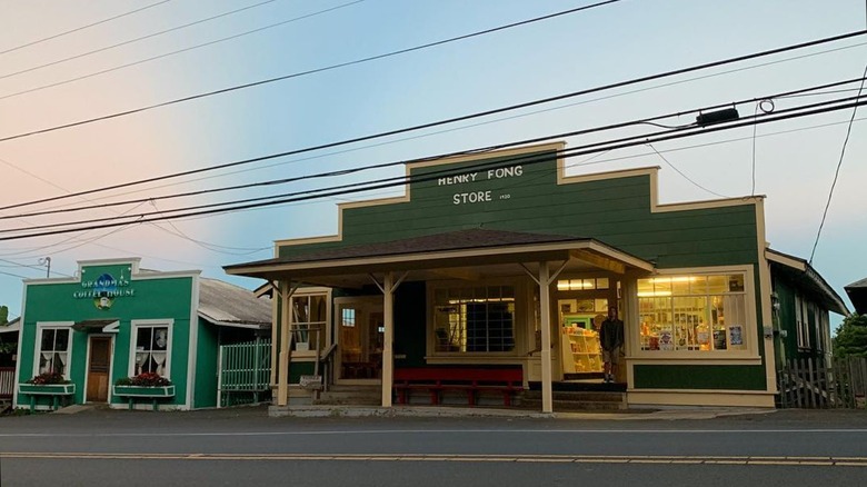 Grandma's Coffee House and Henry Fong Store in Koekoa