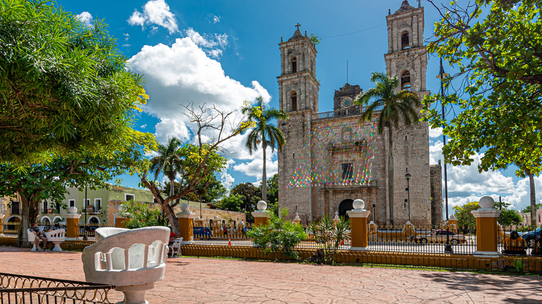 Main plaza and church in Valladolid