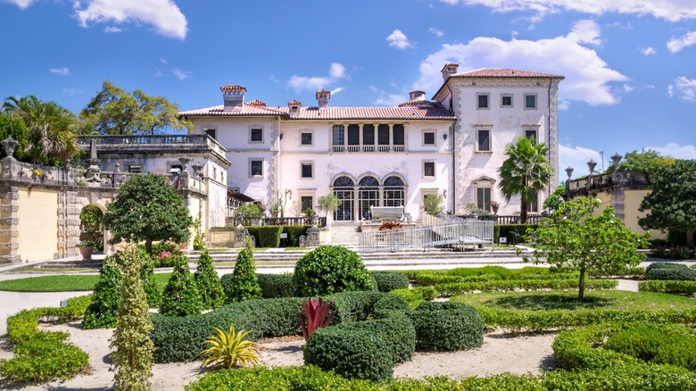 Formal gardens in front of Vizcaya mansion