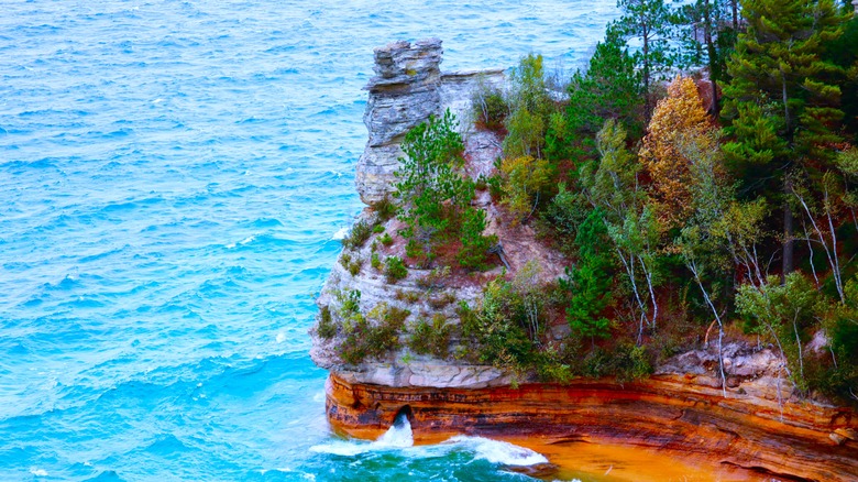 A rocky ledge over Lake Superior