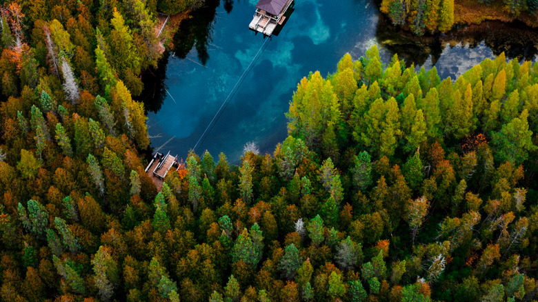 The raft in the middle of Kitch-iti-kipi