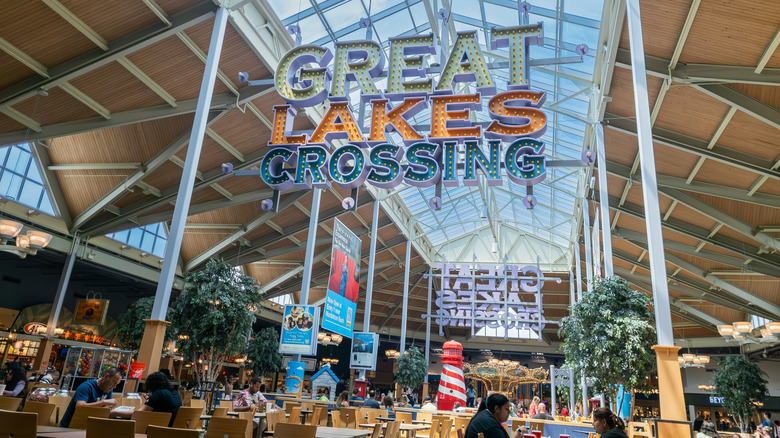 The food court under the Great Lakes Crossing sign