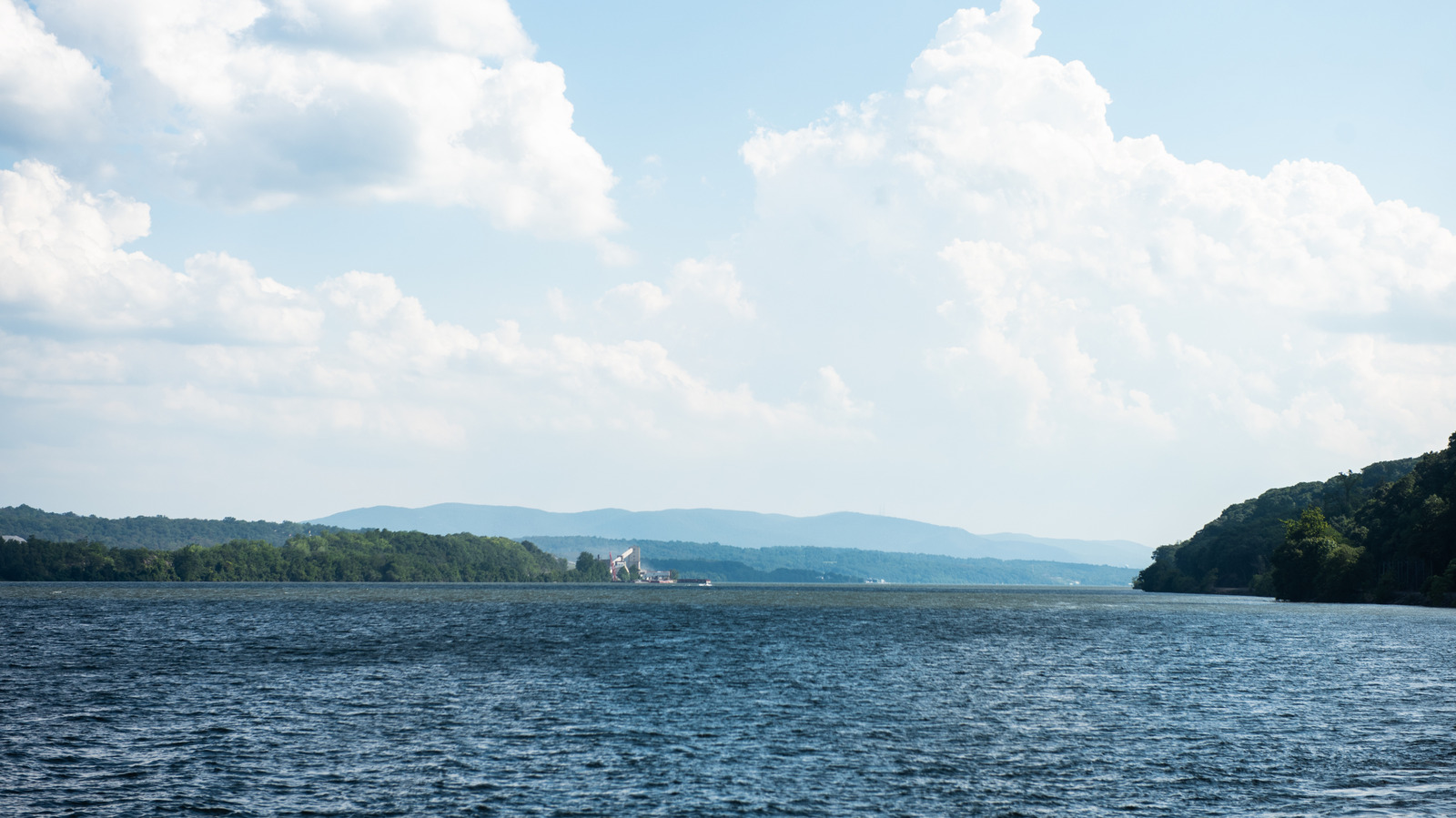 Nestled Between NYC And Albany Is A Quaint New York Hamlet With River Views And Local Cuisine - Islands