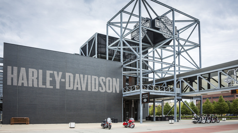An exterior shot of the Harley Davidson Museum in Milwaukee, Wisconsin