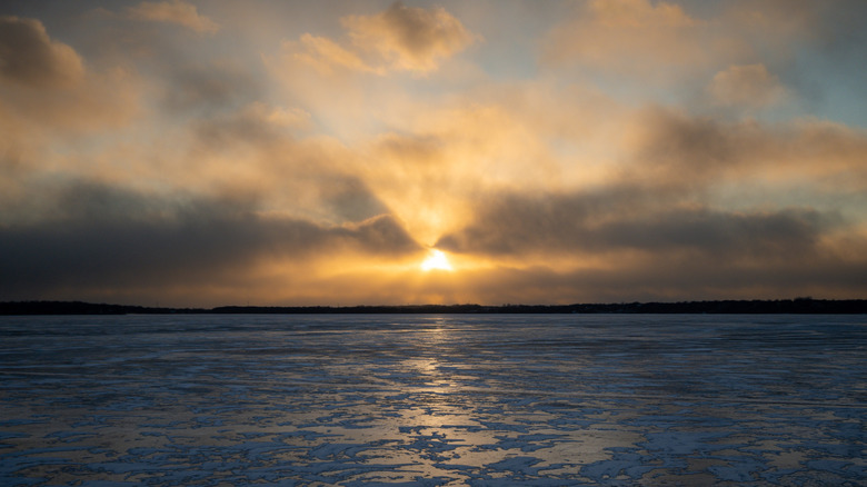 The sun on the water in Buffalo, Minnesota