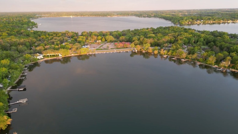 Lake houses on Lake Le Homme Dieu