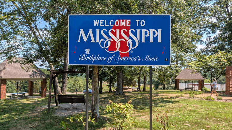 A sign for Mississippi