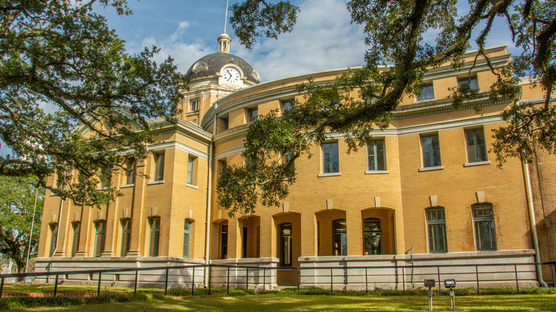 the Wilkinson County Courthouse in Woodville, Mississippi