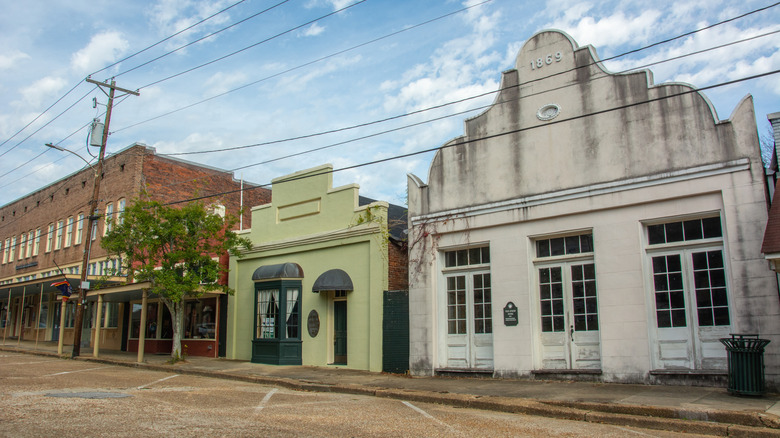 historic buildings in Woodville, Mississippi