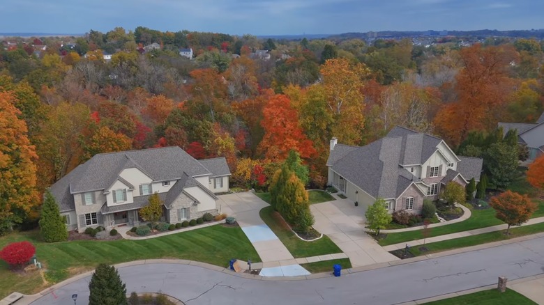 Houses in Chesterfield, Missouri, surrounded by fall foliage