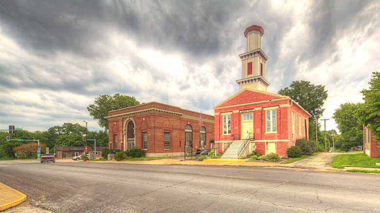 The Lexington Historical Museum in Lexington, Missouri, under a cloudy sky