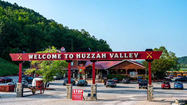 Huzzah Valley Resort entrance