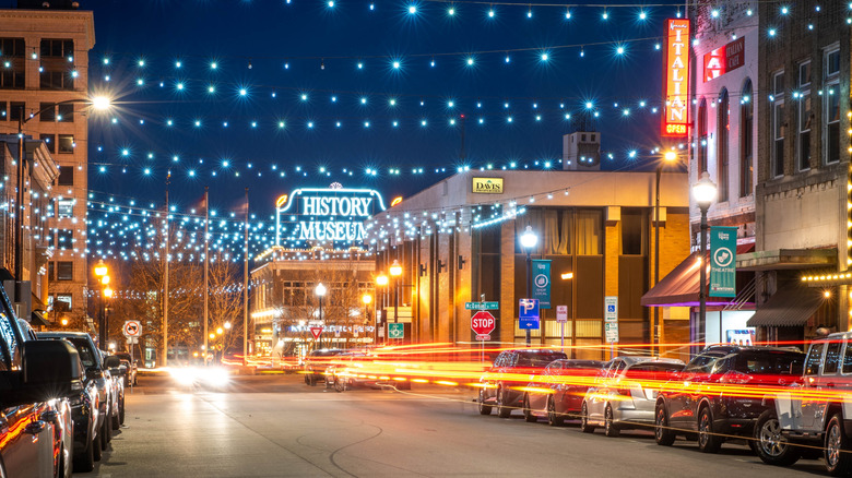 A view of a downtown street in Springfield, MO