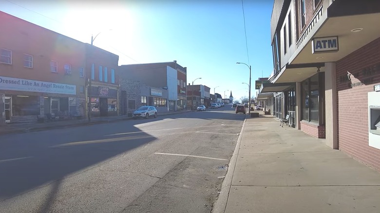 Street view in downtown Salem, Missouri