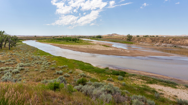 The Yellowstone River Valley in Montana with prairies and desert terrain around
