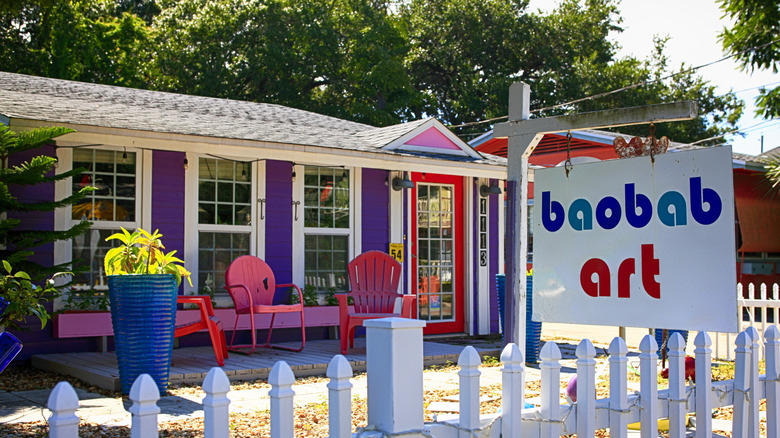 Exterior of Baobab Art gallery in Bradenton