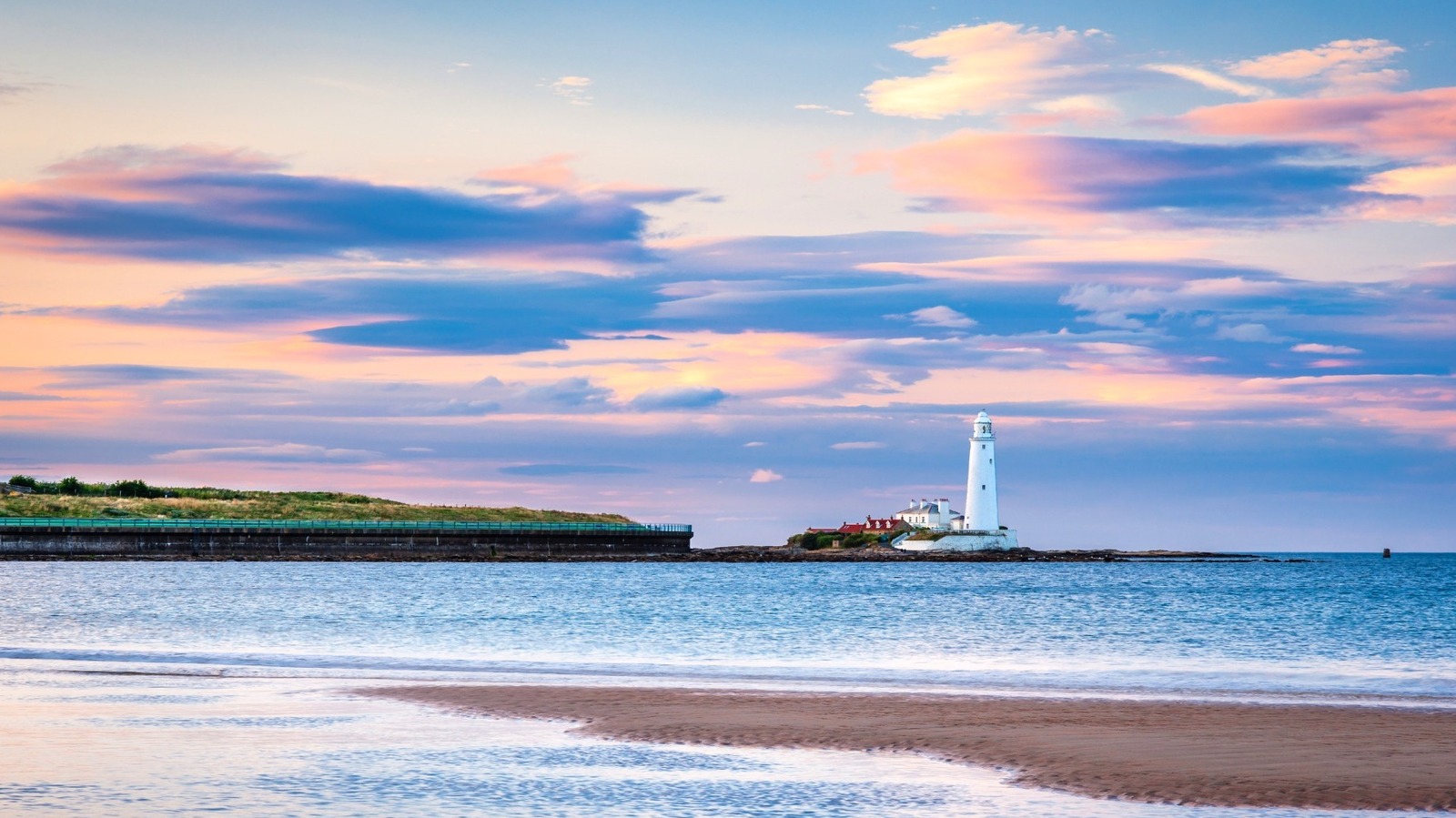 Near Newcastle Upon Tyne Is A Charming Coastal Town With Fresh Seafood, Quaint Shops, And An Unusual Lighthouse