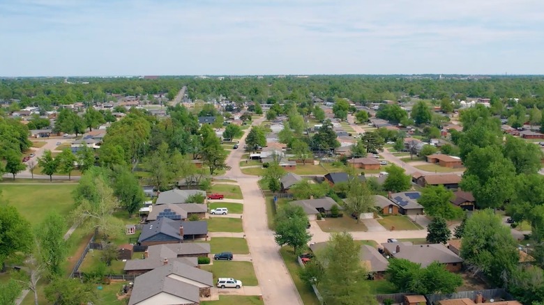 Residential area in Bethany, Oklahoma, with rows of homes and cars parked in front of them