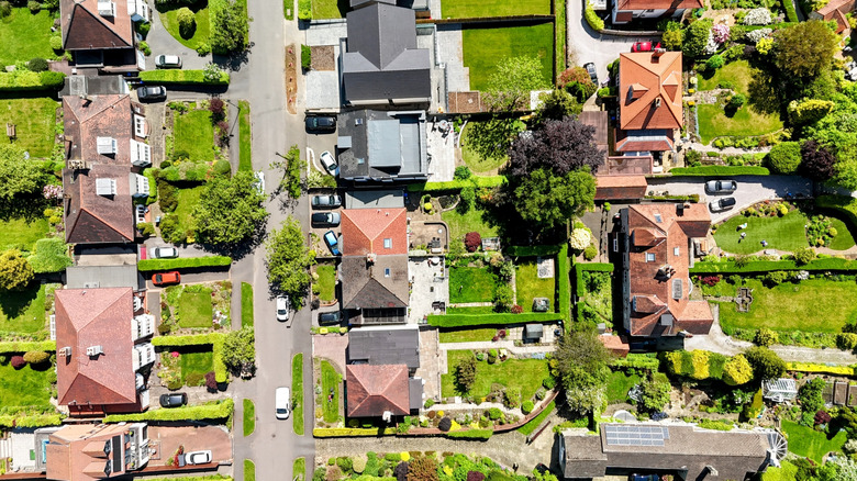 Aerial view rooftops, lawns, and a street in Fulwood