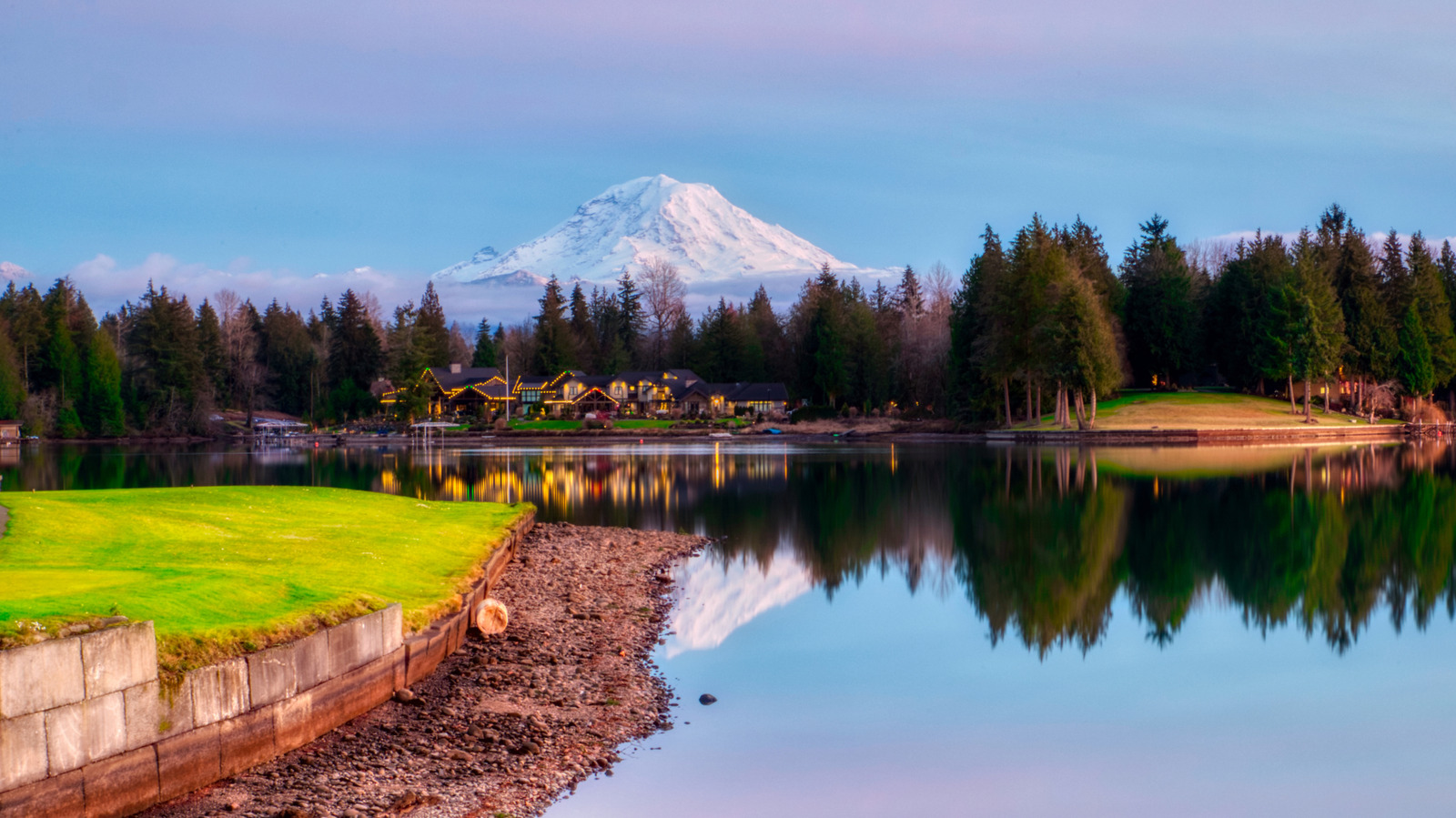 Near Tacoma Is Washington's Scenic City With Lake Fun, Parks, And Mountain Views