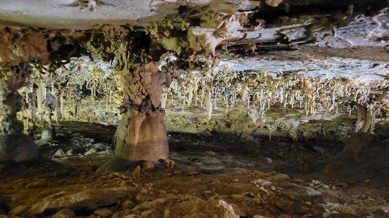 Stunning cave formations in Wyandotte Caves