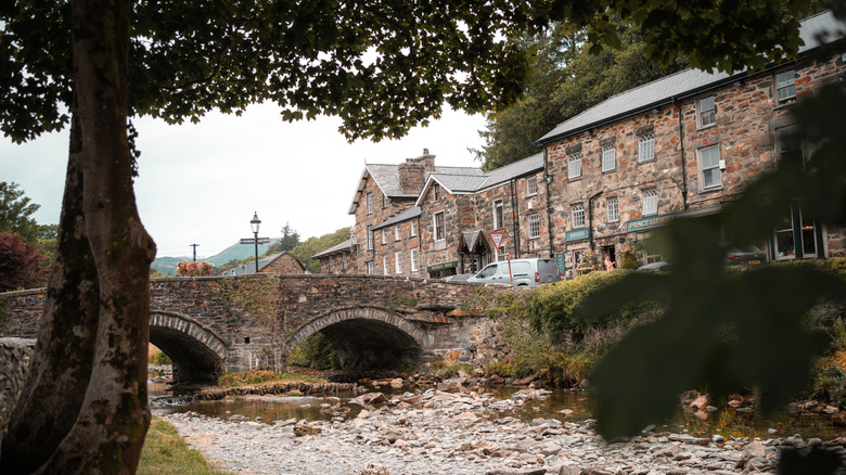 A line of stone buildings in the town of Beddgelert