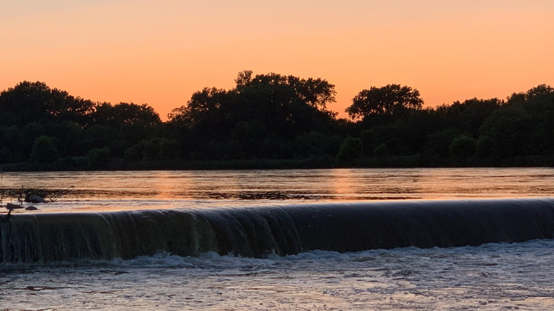 Nebraska's Beloved Lake Offers Scenic Year-Round Camping, Fishing, And Seasonal Water Recreation