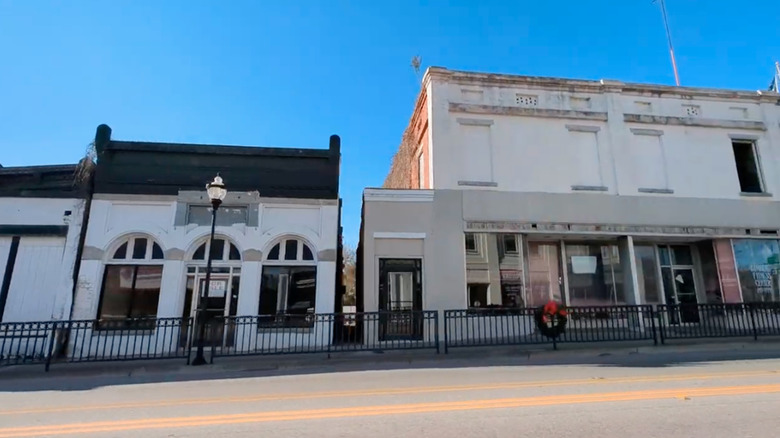 A street showing shopfronts in Bamburg, South Carolina