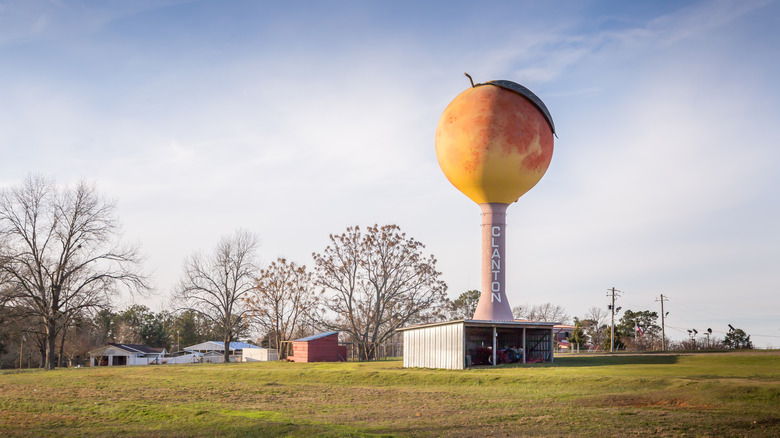 The Big Peach of Clanton, Alabama