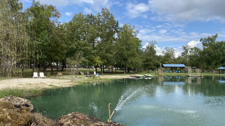 Pond and park around Pineview RV Campground