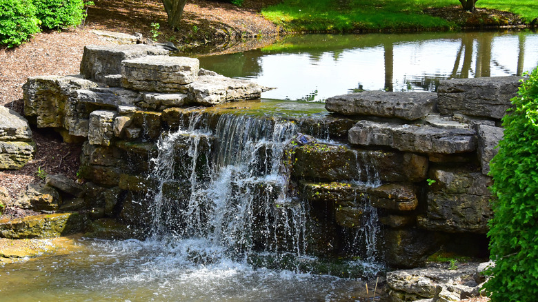 a waterfall at the Arbortheater