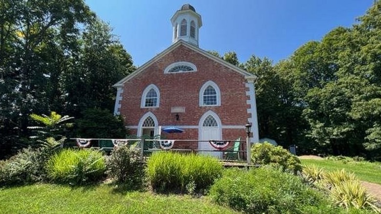 The old Dutch Reformed church building housing the Klyne Esopus Historical Society Museum