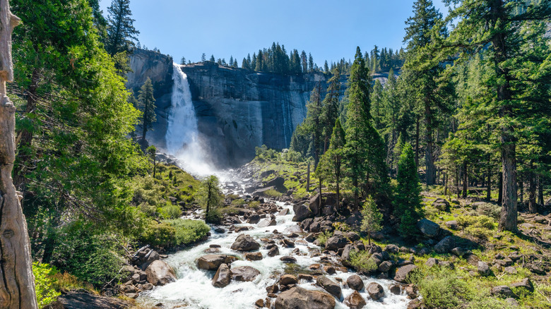 Nevada Mountains and Falls in Yosemite National Park