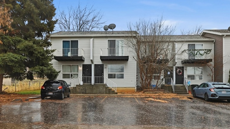 houses in central Hyrum, Utah
