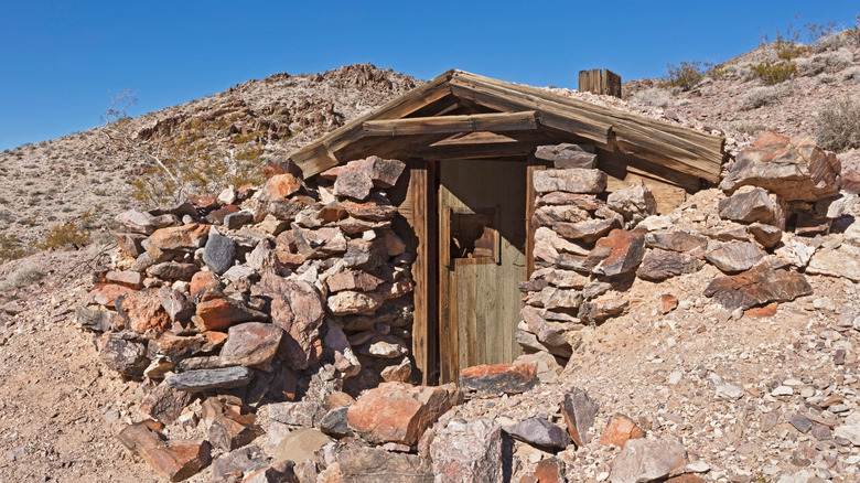 An abadonned building at Inyo Mine