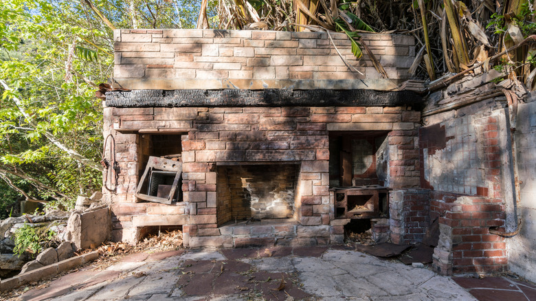 Ruins of the Tropical Terrace ranch house designed by architect Paul Williams