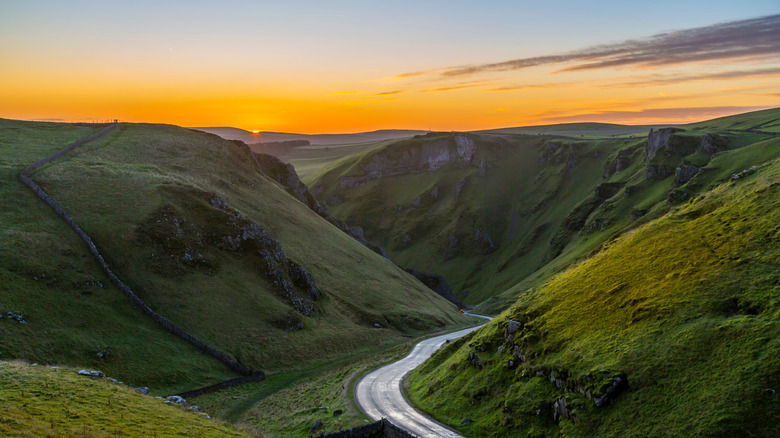 Sunrise over Winnats Pass in Castleton