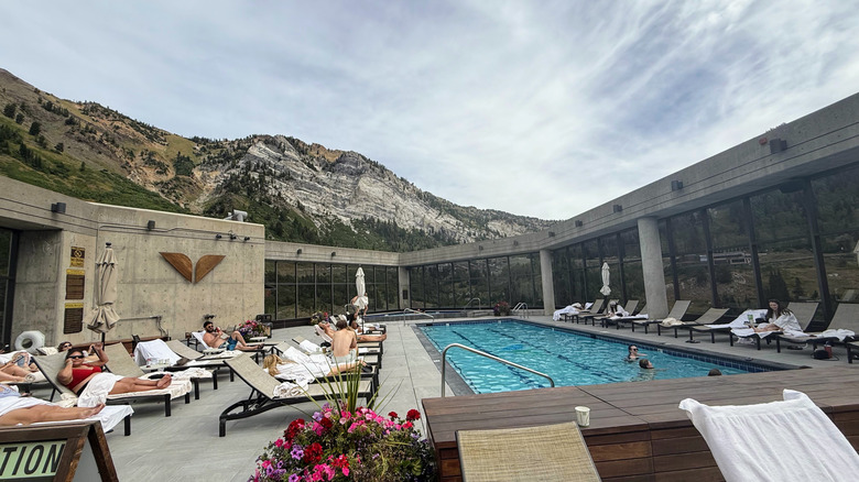 Snowbird's Cliff Spa rooftop spa with mountains towering in the background