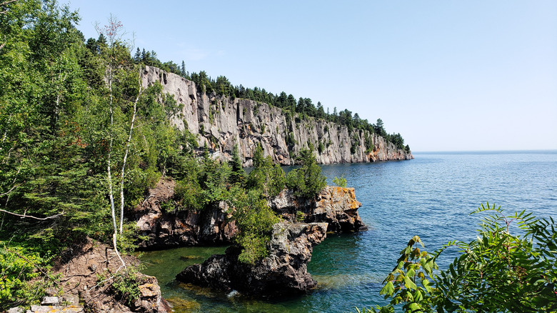A rocky overlook in Tettegouche State Park