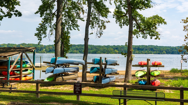 Canoes and kayaks for rent at Pohick Bay Regional Park