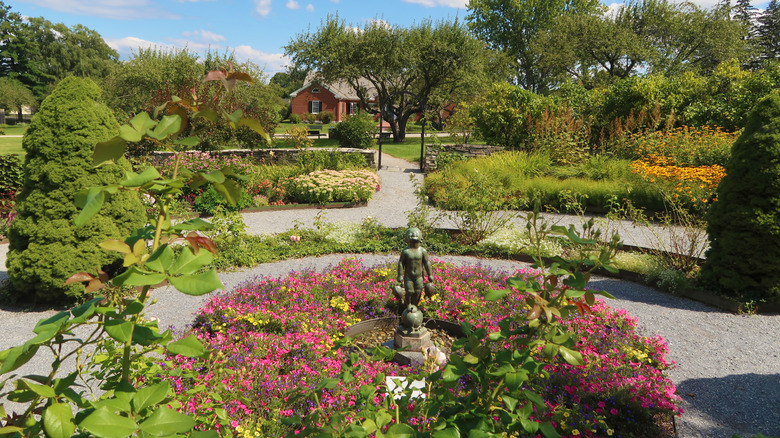 garden at Shelburne Museum
