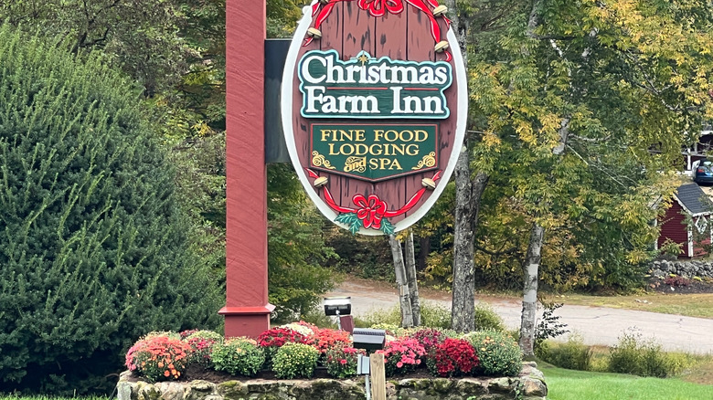 The christmassy sign at Christmas Farm Inn & Spa