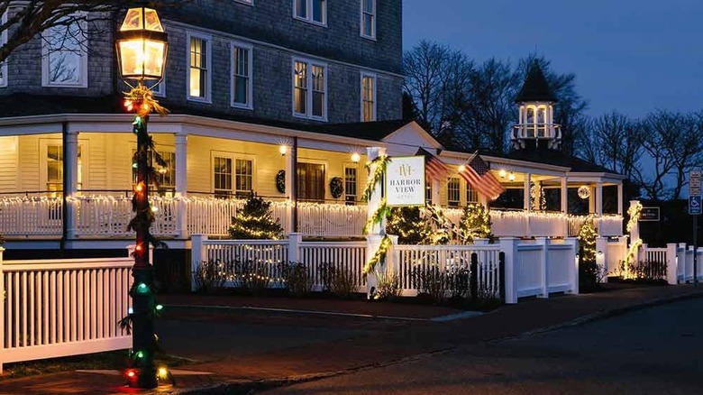 Harbor View Hotel decorated for Christmas