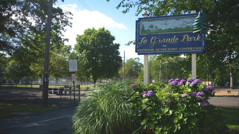 Entrance of La Grande Park in Fanwood, NJ